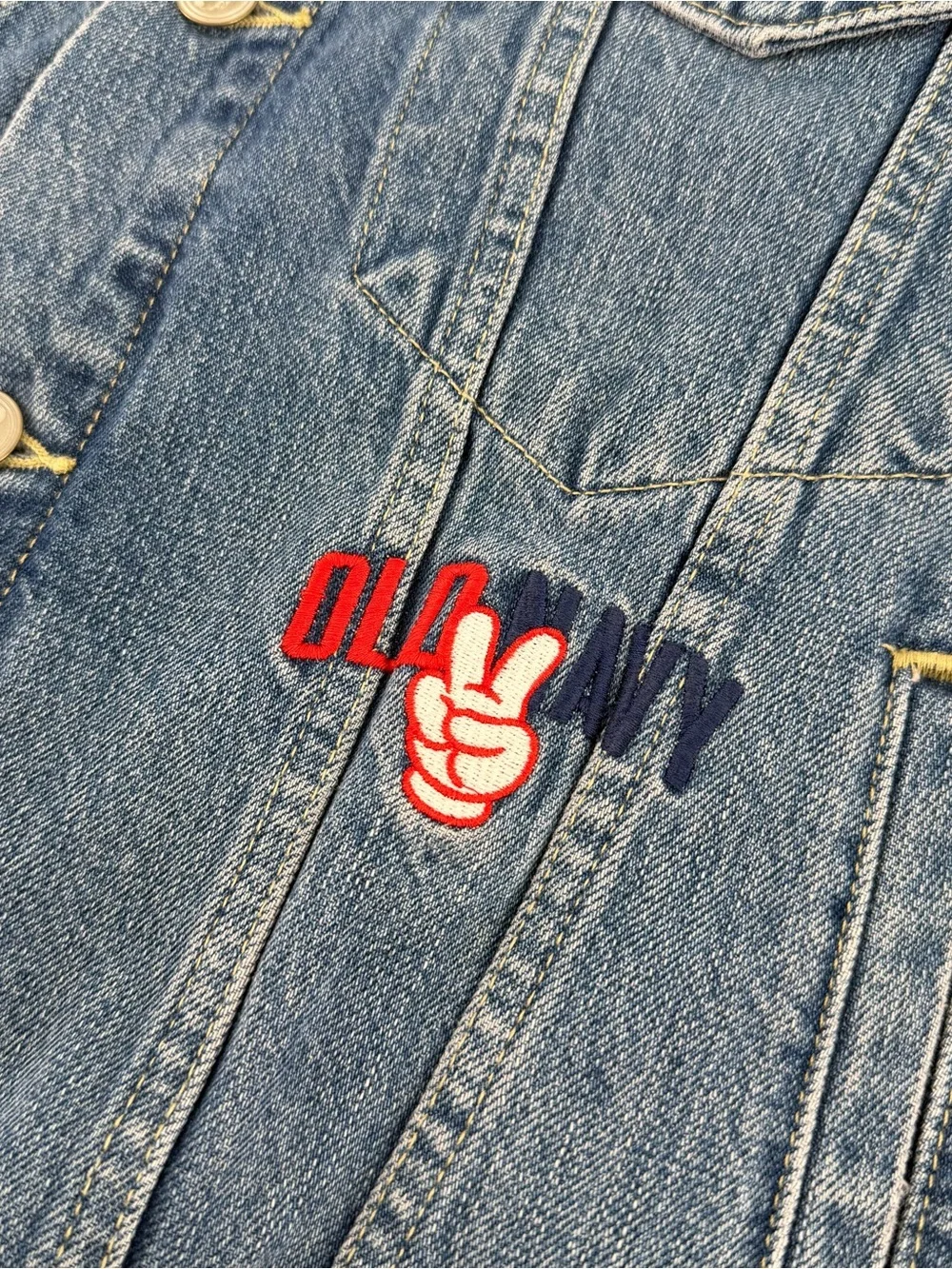 NWT Old Navy x Disney Medium Mickey Mouse Embroidered Denim Jean Trucker Jacket